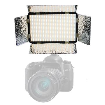 Luce video portatile a LED 520 LED con batteria NP-F550 da 2500mAh Luce di riempimento per riprese in studio fotografico