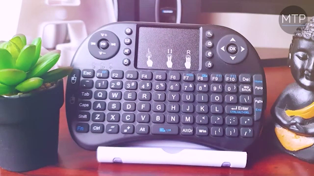 Mini tastiera wireless da 2,4 Ghz con touchpad - nera